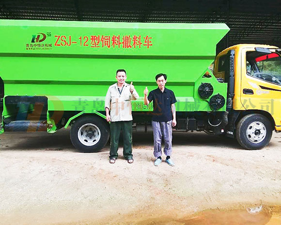 <b>饲料撒料车使用案例</b>